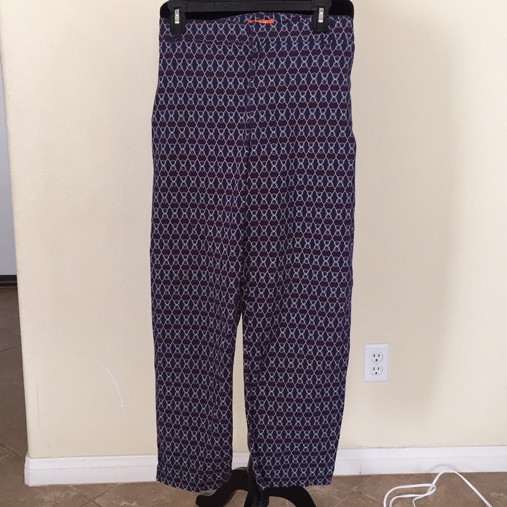 Straight leg pants with geometric pattern